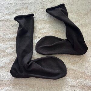 Yeezy Pod Black - YZYPODBLK - Size 1 (US 6.5-8.5) - New in Bag